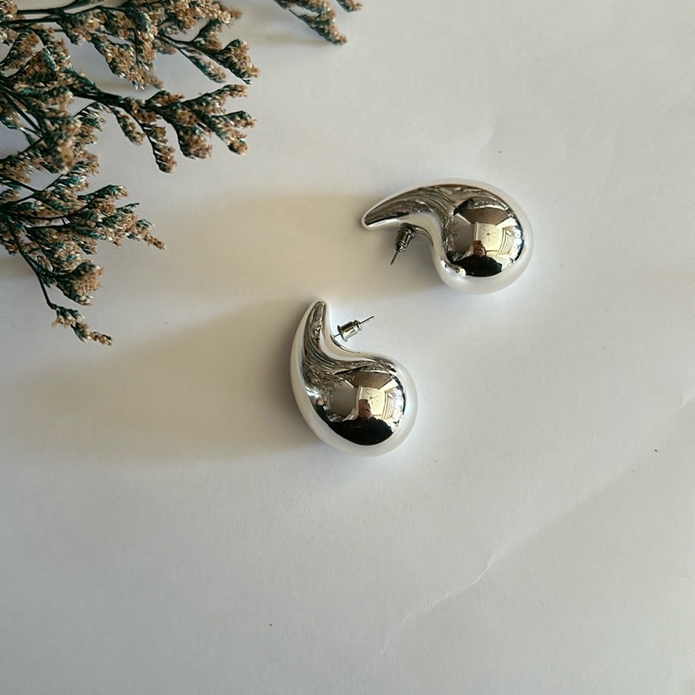 Silver Teardrop Earrings